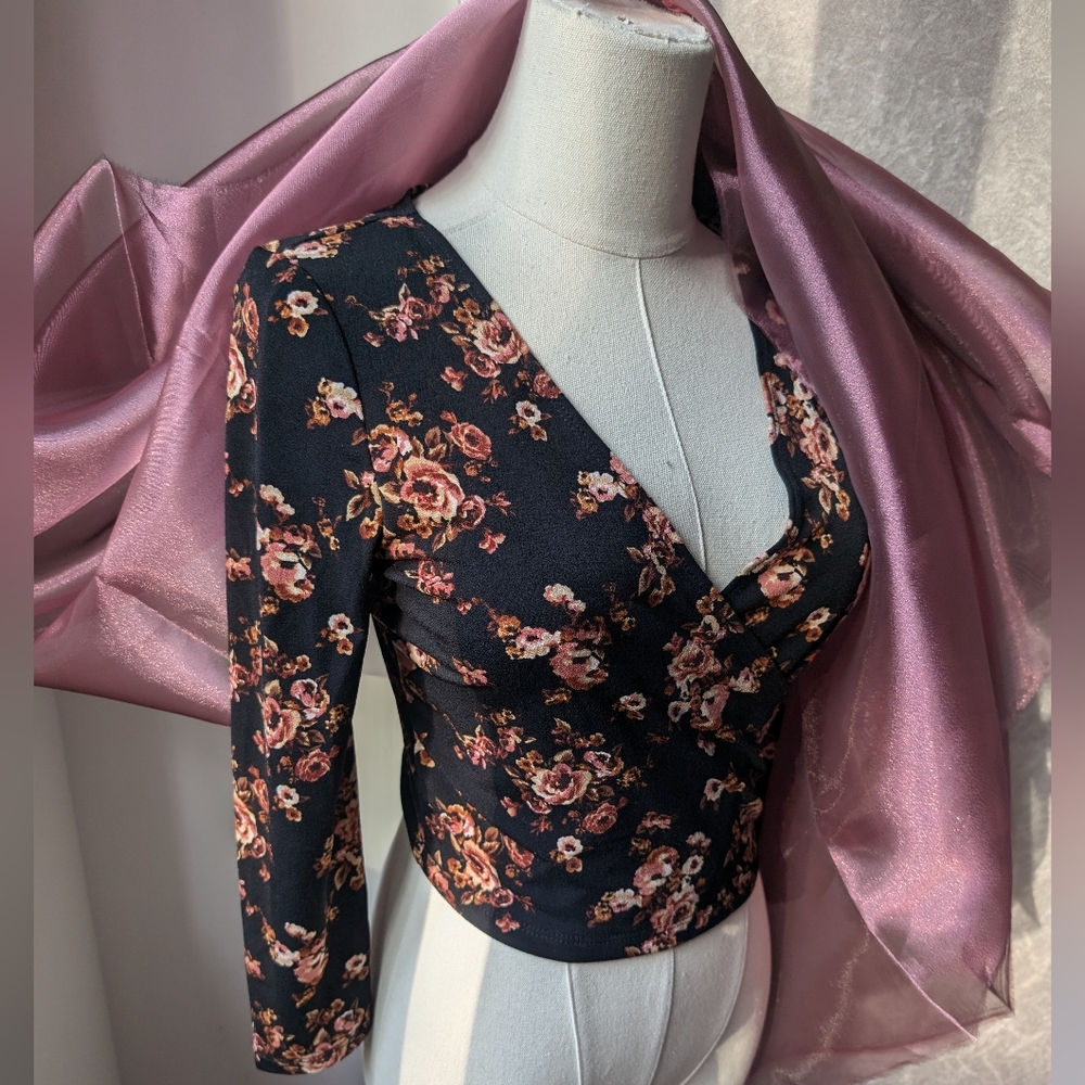 Floral Peach Color Black Stretchy V Neck Criss Cross Long Sleeve Blouse Medium